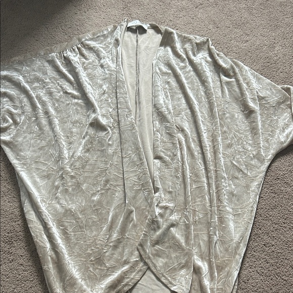 Lola & Sophie Tops - Velvet Cream Short Sleeve - Small